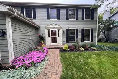 Image de Cozy Batavia Residence on Prairie Path with Grand Garden