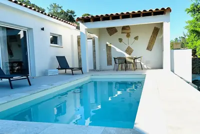 Image de Maison au calme avec Piscine