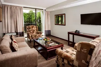 Image de A Haven of Comfort & Convenience! Outdoor Pool, Casino, Free Parking Onsite!