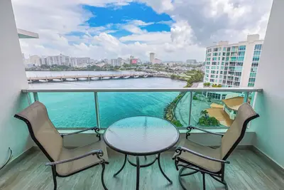 Relaxing Retreat: Near Beaches & Private Balcony