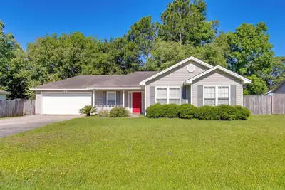 Image de Cozy Brunswick Home: 13 Mi to St Simons Island!