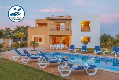 Image de Villa with heatable saltwater pool in Galé