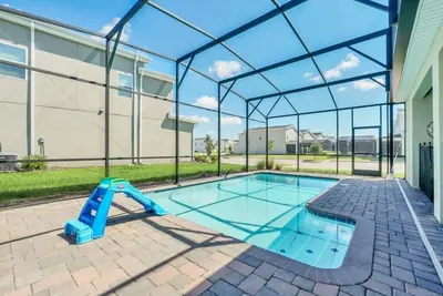 Image de 6 Bedroom Story Lake New Resort  Home