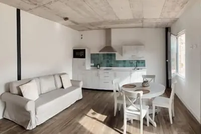 Image de West Coast Apartment
