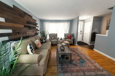 Image de Charming 2-Bedroom, 4 Guests + Free Parking and Wi-Fi