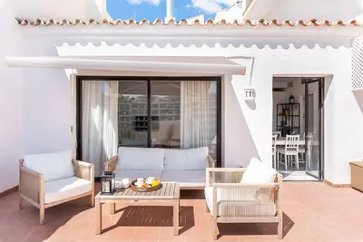 Image de Jardines Puerto Banús – Élégance et Confort au Cœur de Marbella