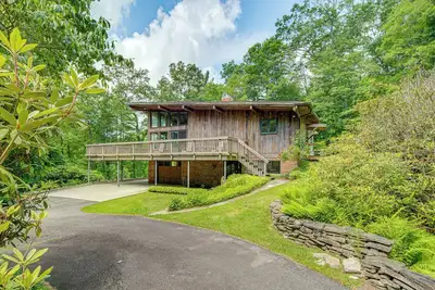 Image de Cedar Mountain Cabin, 2 Mi to DuPont State Forest!