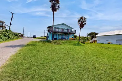 Image de Cozy duplex with beach access, bikes, patio with bay views