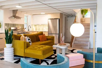 Image de Multicolor River Retreat - Escapade privée à une heure de Chicago!