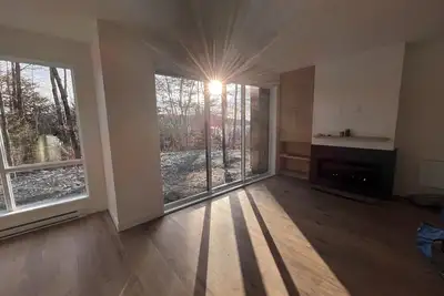 Image de Luxury ski-in/ski-out condo with Club Lake access on beautiful Lake Memphremagog