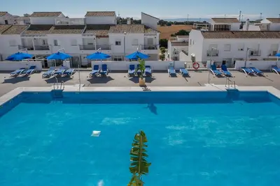 Image de Studio 'Loft Marina' avec piscine partagée, Wi-Fi et climatisation