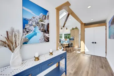 Image de The TrendSetter: Near Universal Studios, Crypto Arena, and the Rose Bowl