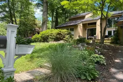 Image de Peaceful, modern, spacious -- sleeps 11!