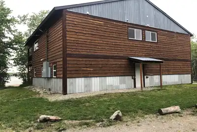 Image de 10 minutes to Glacier National Park! Central Eastside location for park access.