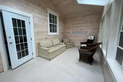 Image de Spry 1 Ned's Landing ground level 2 bedroom waterfront unit with screened porch