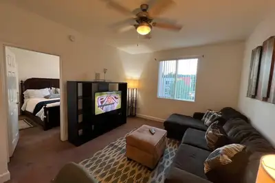 Image de San Fernando Valley 1+1 Unit utilities are included and major freeways access
