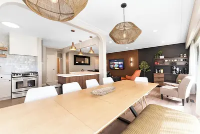 Image de Holidays BunkBedsDreams- Nait /Royal Alex hospital /Rogers place/Wem/Sleeps 14