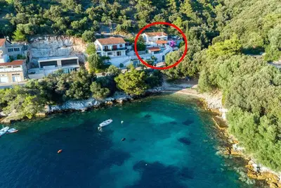 Image de Appartement de deux chambres prés de la plage Ubli, Lastovo (A-23365-a)