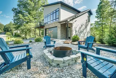 Image de Luxury Modern Home on Golf Course w/ Game Room!