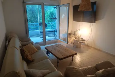 Image de Appartement dans un quartier calme à 2 pas de l'agitation de la ville.