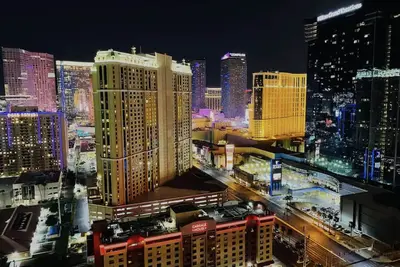 Image de 27th floor Mgm Signature, Strip View with balcony!