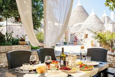 Image de Renovated historic trullo with private garden