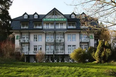 Image de Appartement en sapin avec piscine partagée