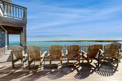 Image de Waterfront house with private hot tub, pool, ocean view, & Ac - walk to dining