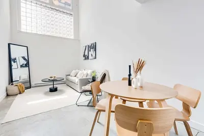 Image de M11 | Le Mile End - Loft Unique 1chambre à Montréal -1a