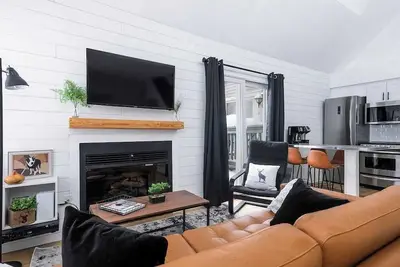 Image de Northern Peaks | Ski In-Out, Hot Tub & Shuttle