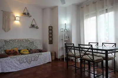 Image de Appartement central à 20m de la plage avec clim, Tv et terrasse à Llançà