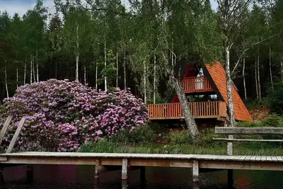 Image de Mysig och Rofylld Stuga vid sjö