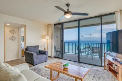 Image de Ocean breezes greet you in this 12th-floor condo