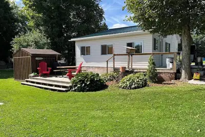 Image de Bayview Cottage Lakeside living at this cozy Westport Cottage.