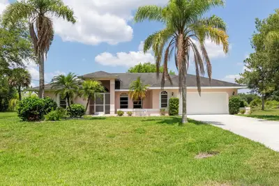 Image de Villa Conny, Large Pool Home in Quiet Neighborhood.