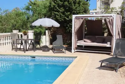 Image de Sunny vacation apartment with private pool not far from the sea