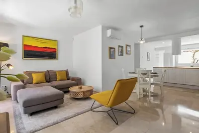 Image de Stunning Central Apartment by Costarentals - M. . .