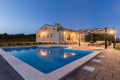 Image de Villa Elida avec piscine et aire de jeux