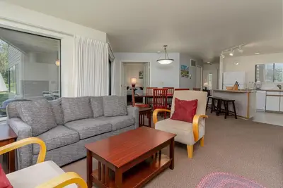 Image de Wapato Point Condo on Lake Chelan with Resort Amenities! 2Bed/2Bath, Ground Floor-Unit 664