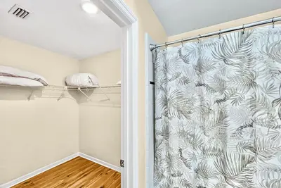 Charming, Spacious & Family Friendly Home in Gnv!