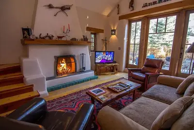 Caja de Tesoro ~ A Romantic Mountain Getaway!