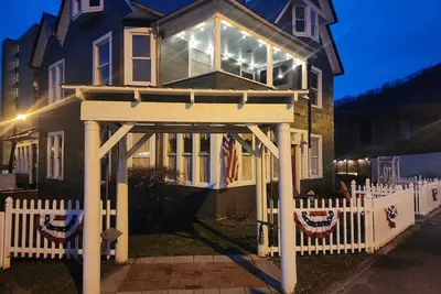 Image de 11 bed 7 bath large home and able to ride right from the home to the Hmt trails