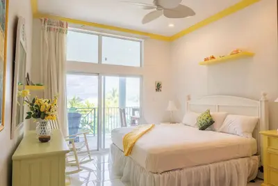 Image de Rum& Little Barron Villa: Your North Side Haven-Beach, Ocean, Garden Views!