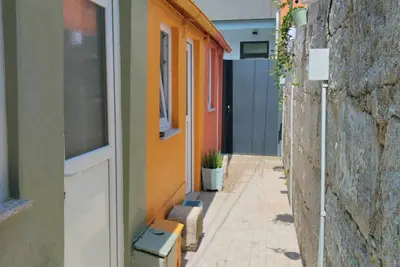 Image de Maria Surfista, Maria Sardinha & Maria do Mar, 3 houses on the beach in Matosinhos.