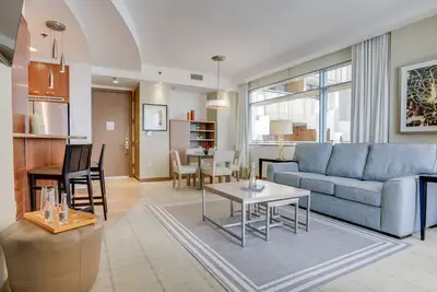 Image de Brickell Luxury 1br Condo w/ Parking, Workspace