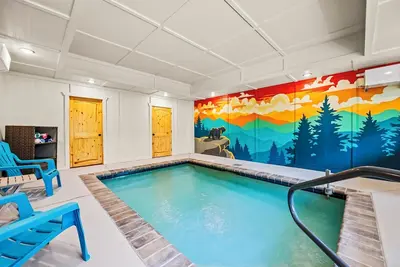 Image de Summer Sale! Kid-Friendly, Private Indoor Pool & Hot Tub, 15 Min to Pf Parkway