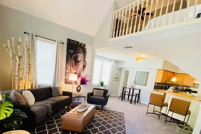Midtown Loft in a Historic four plex in Midtown Mobile