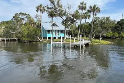 Image de Hellgate Island scallop house, boat access only