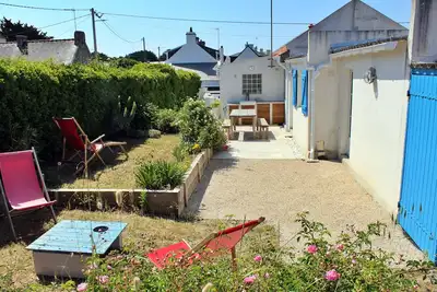 Image de Maison familiale au calme avec un jardin clos, à deux pas de la mer!