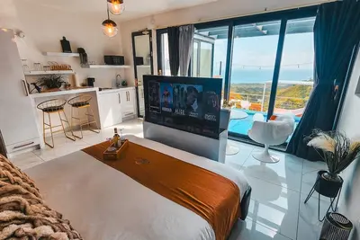 Image de Brisas Suite/ Intimate getaway/Private&Heated pool